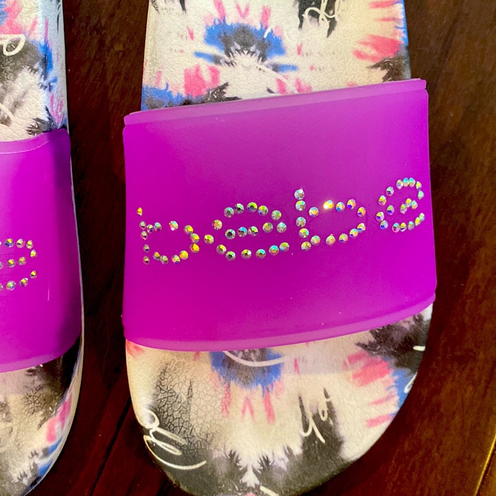 Bebe slides. - Picture 4 of 4